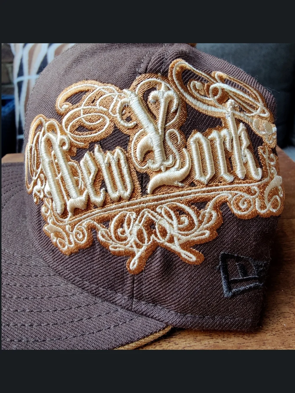 Vtg New Era 59FIFTY MLB New York Yankees Side Script Wordmark Brown Gold Wool